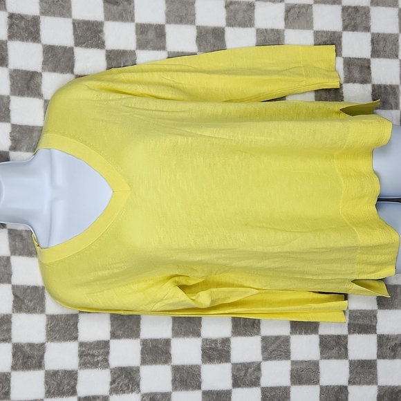 Banana Republic Sweaters - Banana Republic V neck sweater women's m medium yellow lightweight
